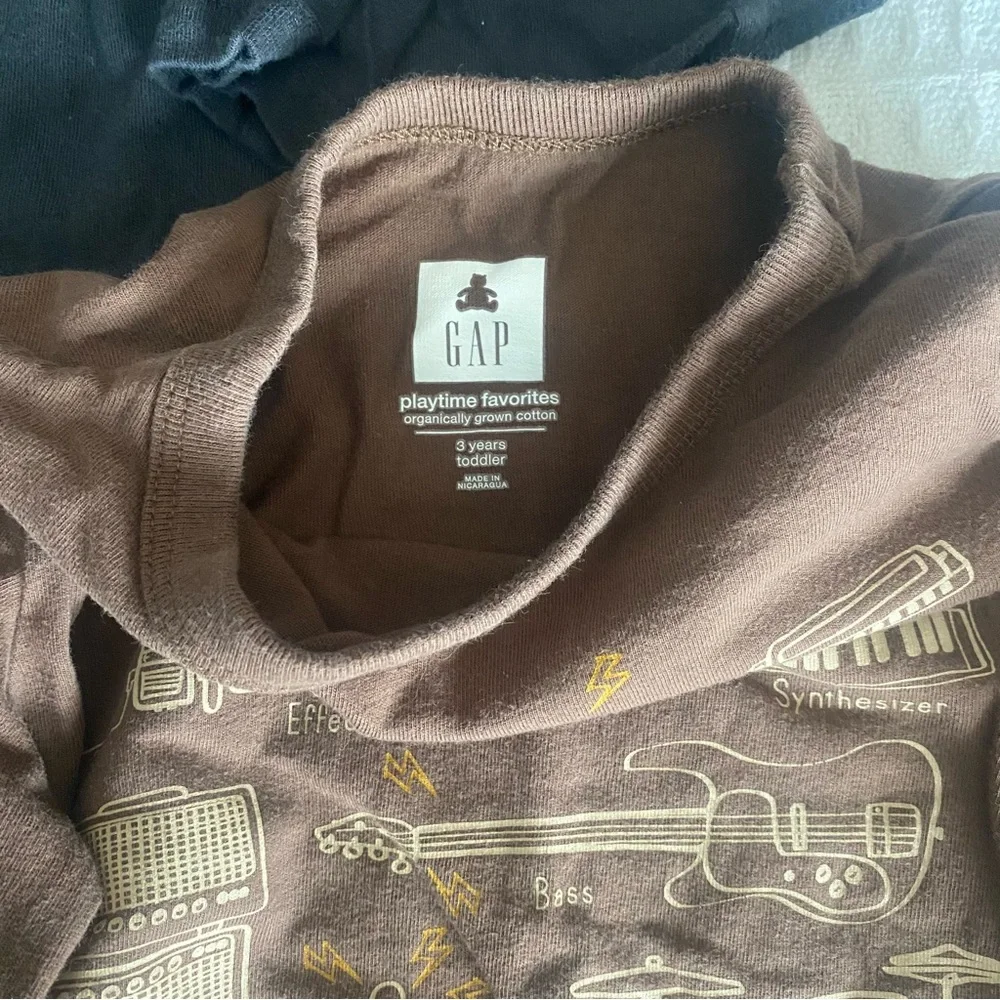 Boys size 3 top bundle music cars construction Gap old navy Rolling Stone